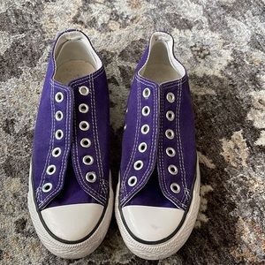 Converse purple tennis shoes womens 7/men’s 5.5
